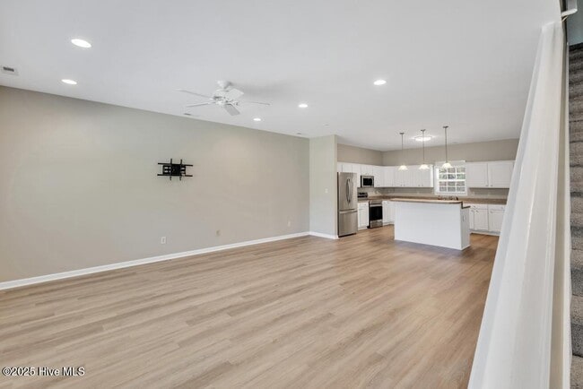 Building Photo - 101 Ole Field Cir