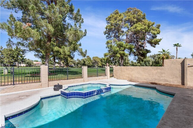 Building Photo - 908 Vegas Valley Dr