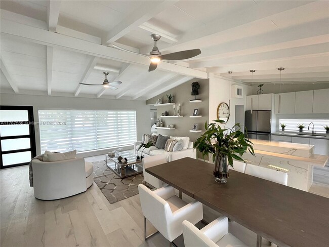 Building Photo - 2424 Tortugas Ln