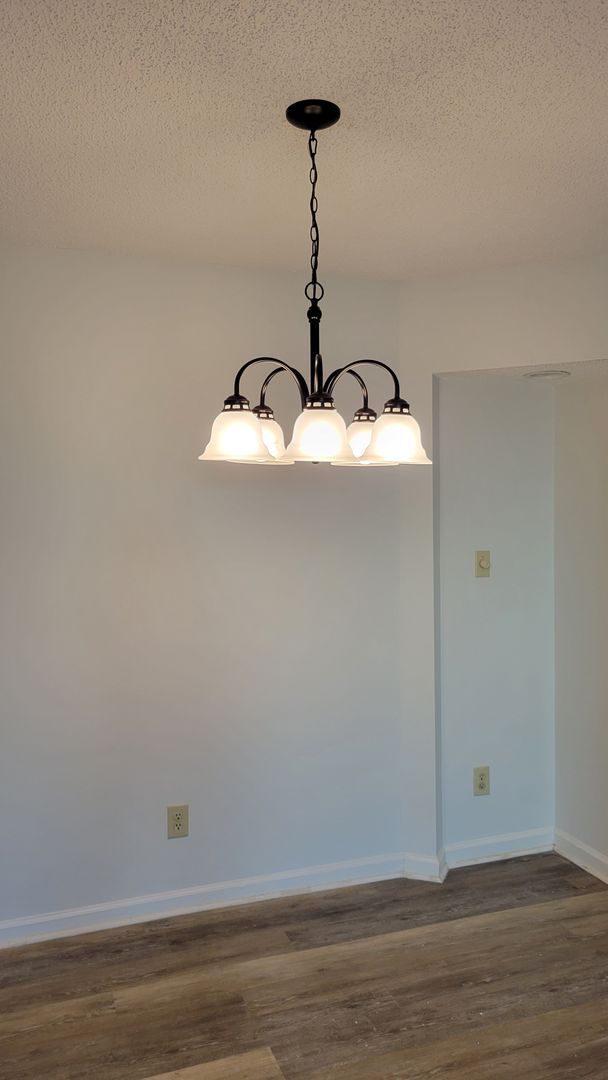 Building Photo - 1st Floor, 3 Bedroom, 2 Bath, Lakeside Con...