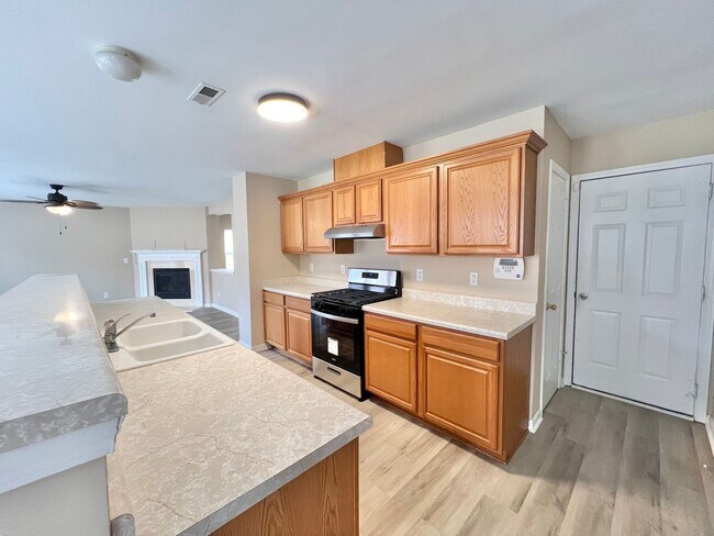 Building Photo - 2829 Roundleaf Ct