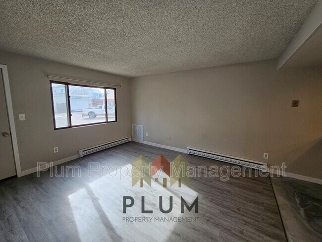 Building Photo - 809 Bulwer St