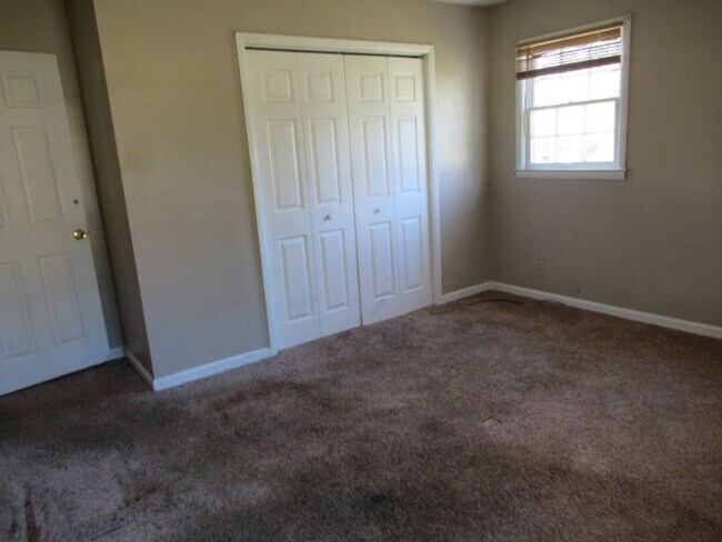 Building Photo - 3bd, 2ba. with carport