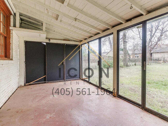 Building Photo - 216 NW 36th St