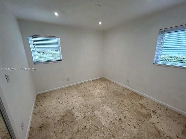 Building Photo - 1584 NE 110th Terrace