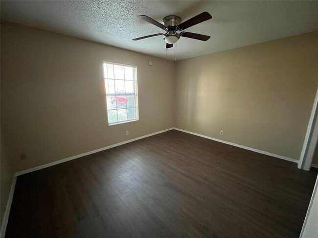 Building Photo - 304 Highland Estates Dr