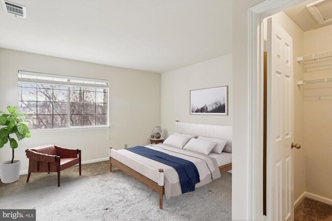 Building Photo - 5708 Chapman Mill Dr