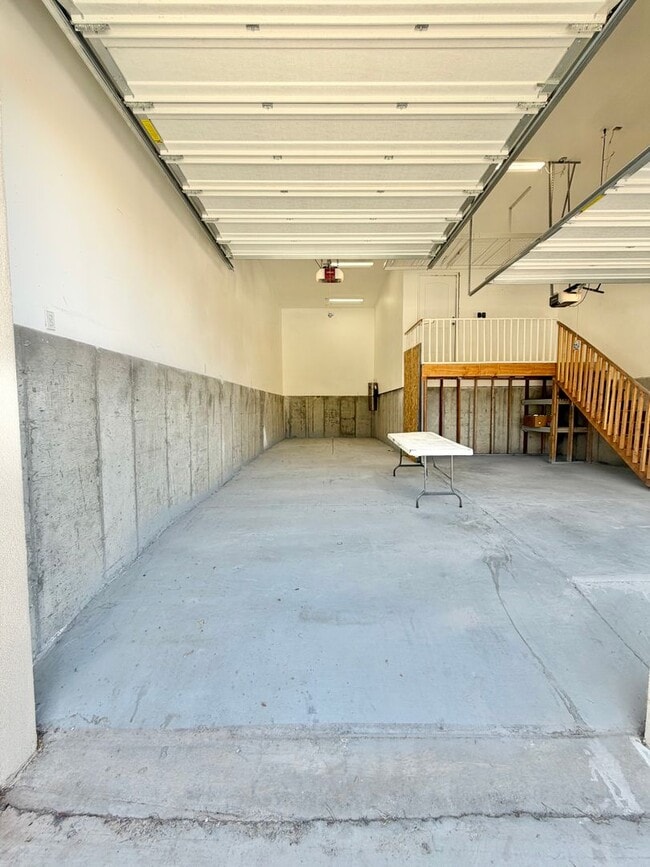 Building Photo - 2044 Sherman Rd