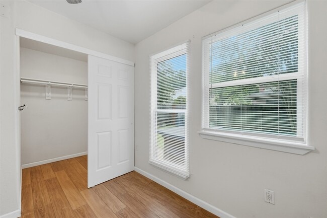 Building Photo - 13723 Smokey Trail Dr