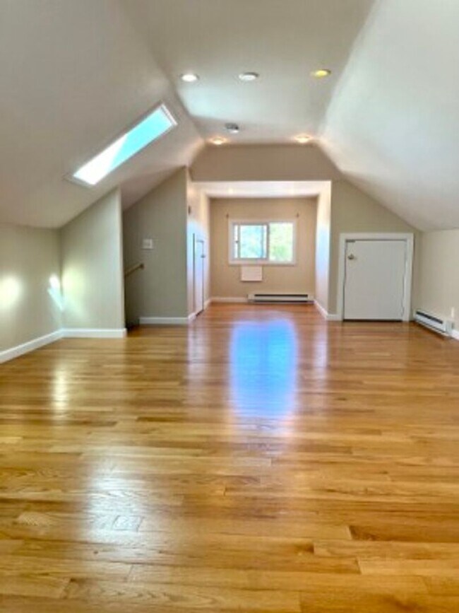 Building Photo - AVAILABLE SEPTEMBER 1ST - Beautiful, Spacious and Renovated Brighton/Oak Square 3 Bed Duplex.  NO...