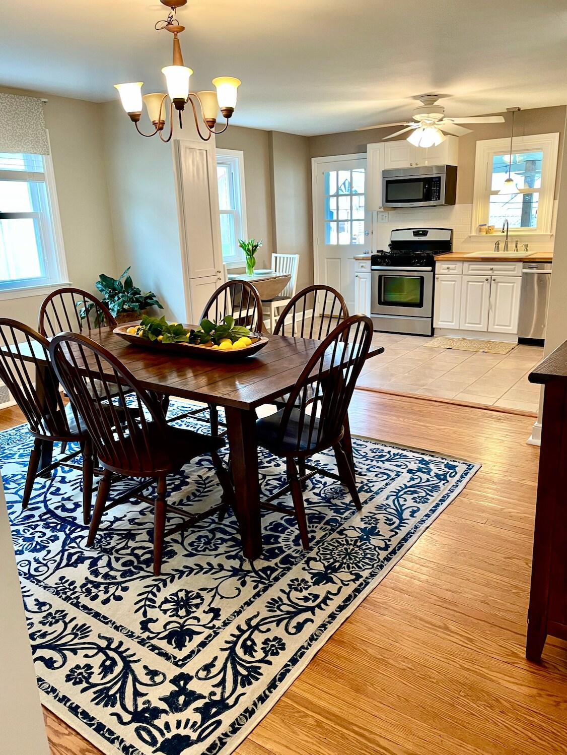 Building Photo - 2426 Chestnut Ave