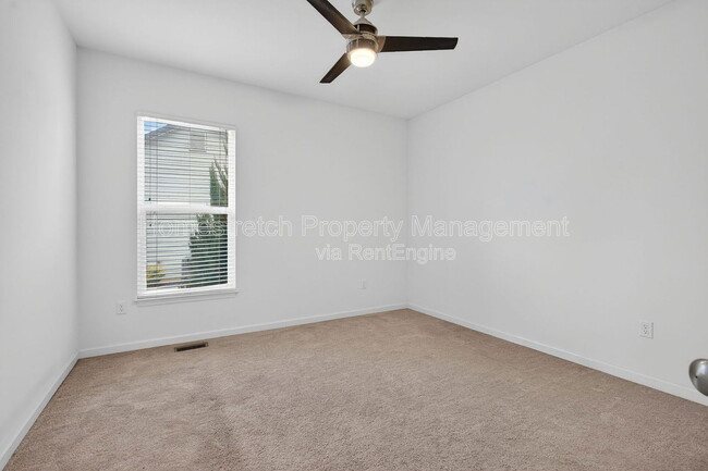 Building Photo - 738 Lost Canyon Blvd