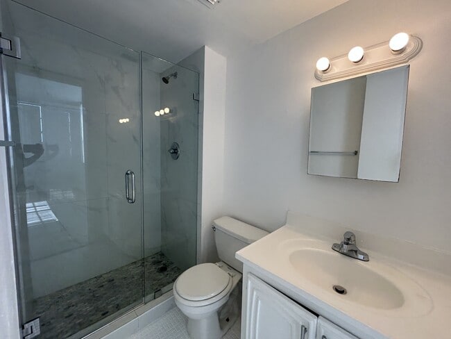 Building Photo - 488 NW 165th St