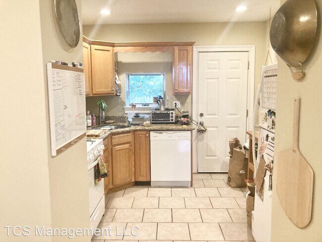 Building Photo - 3 br, 2 bath House - 3010 Harper St