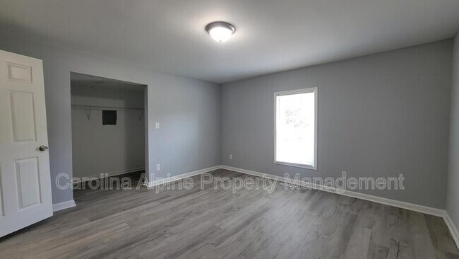 Building Photo - 215 Foy Ave