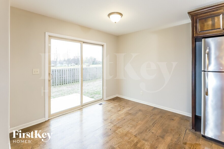 Building Photo - 11109 Highview Rd