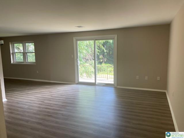 Building Photo - 2404 Woodstock Dr