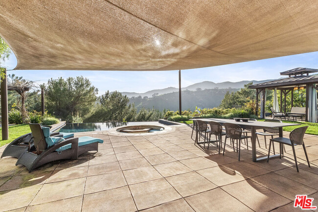 Building Photo - 2473 La Condesa Dr