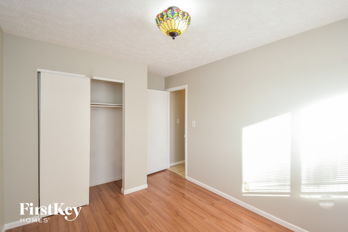 Building Photo - 4320 W 79th St