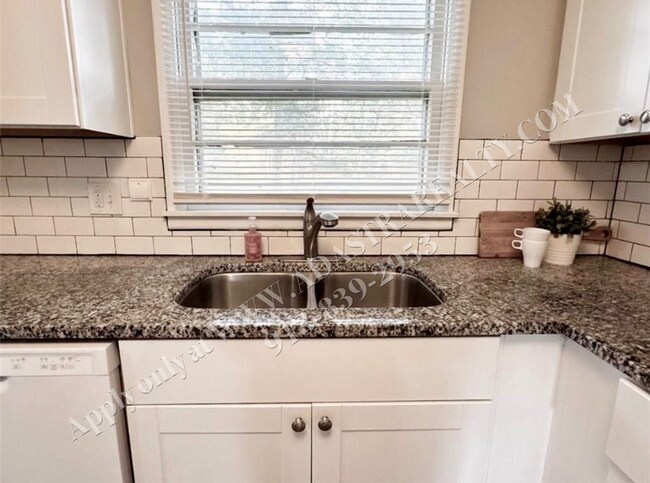 Building Photo - MOVE IN SPECIAL!! Updated 3 Bed 1 Bath Home In Independence-Available NOW!! MOVE IN SPECIAL $300 ...