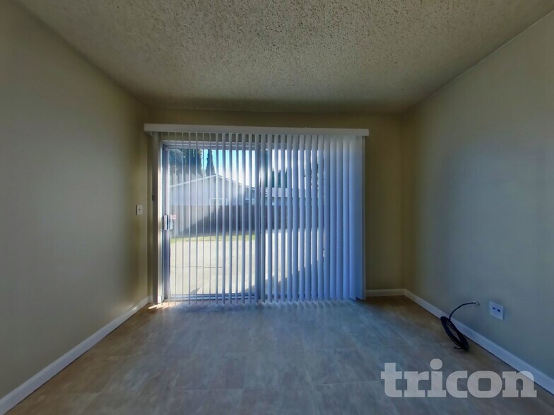 Building Photo - 1104 Waxwing Ln