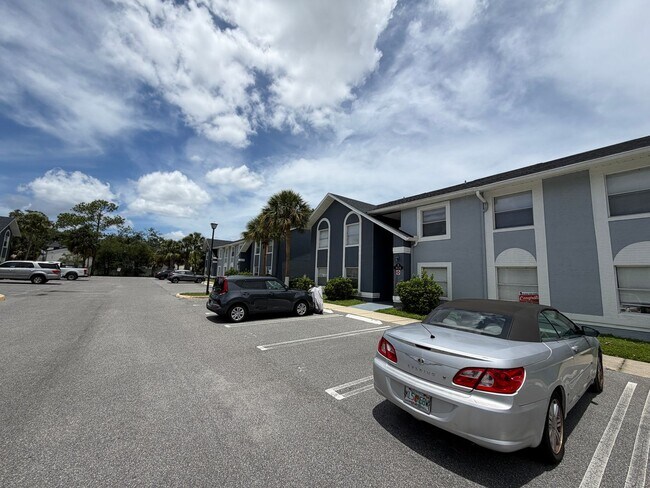 Building Photo - PRICE DROP! Orlando: 2BD/ 2BA - A Bright, Comfortable Home Designed for Everyday Living! WASHER &...