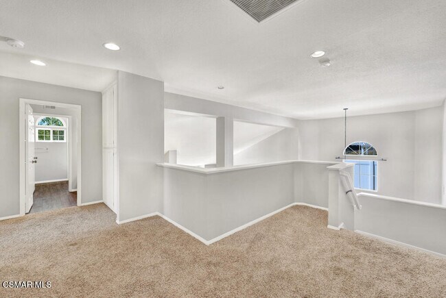 Building Photo - 852 Admiral Ct