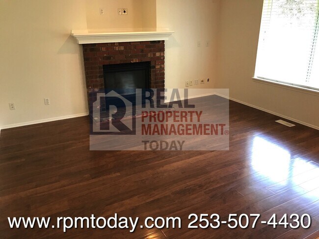 Building Photo - Beautiful 4 Bedroom Home in South Hill!