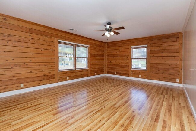 Building Photo - 88 Laurel Cove