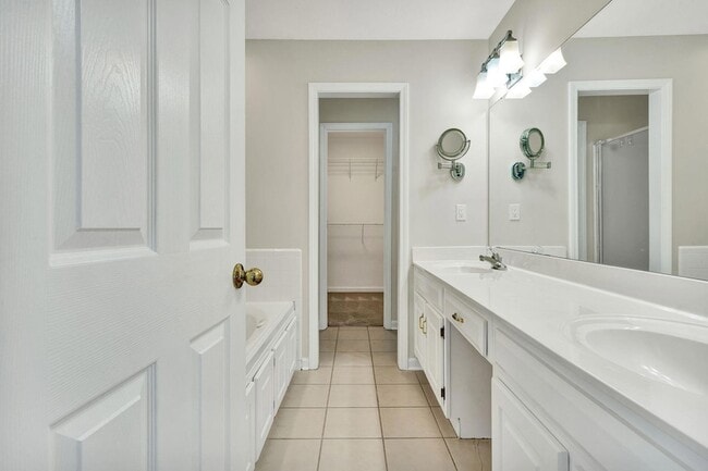 Building Photo - 3064 Igou Crossing Dr