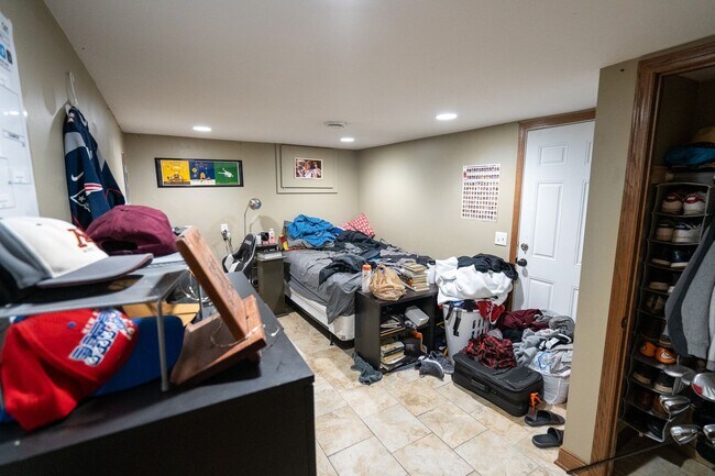 Building Photo - 1101 22nd Ave SE