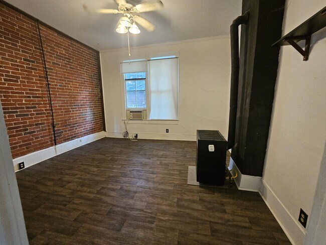 Building Photo - 728 Rhode Island St