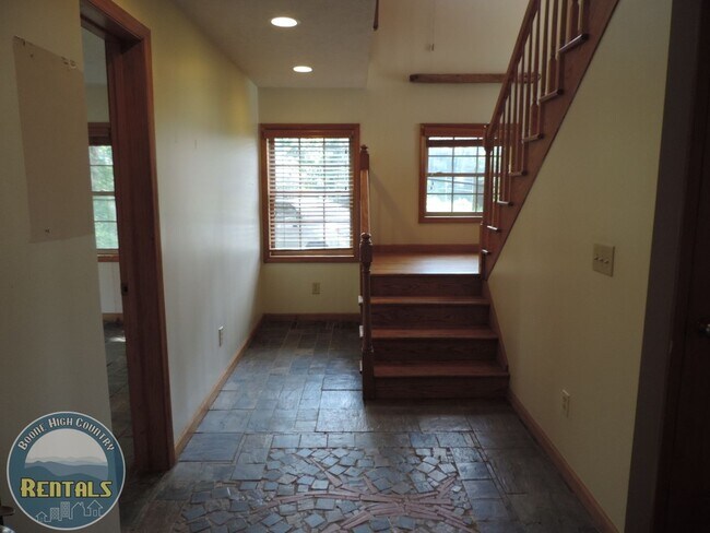 Building Photo - Spacious Home in Sugar Grove With Easy Access to Boone