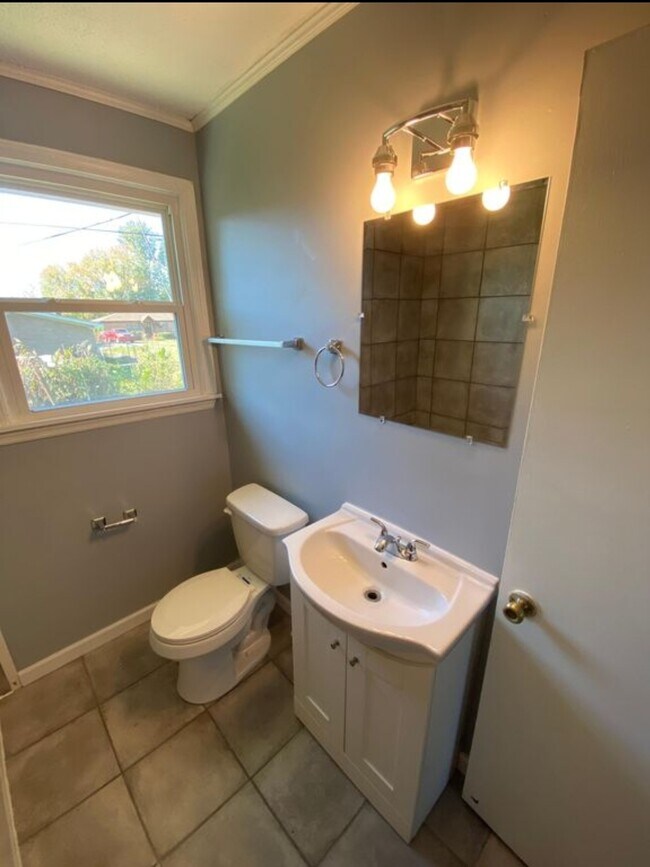 Building Photo - 29 Burdock Cir