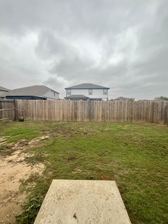 Building Photo - 596 Jennifer Wy