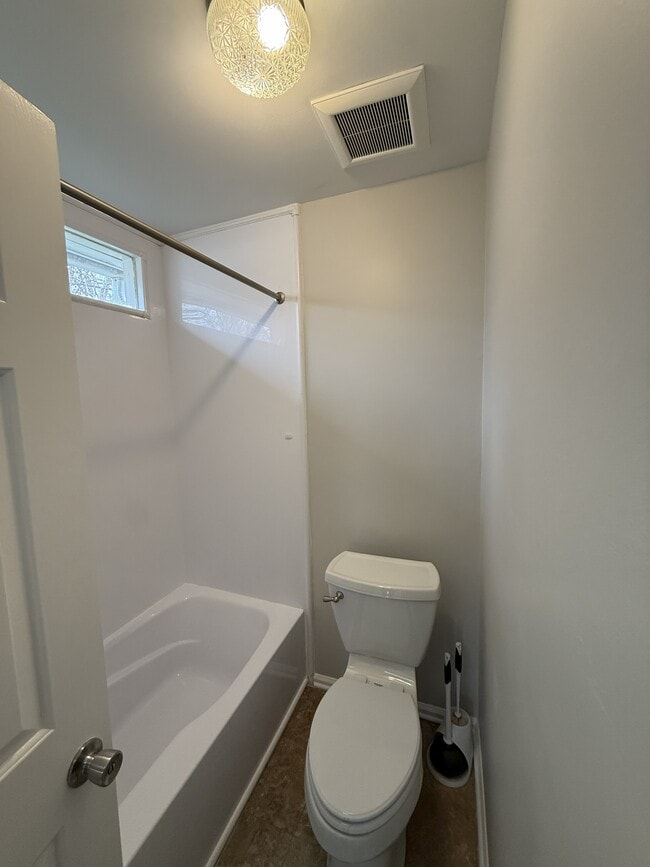 Building Photo - 9228 Pebble Creek Way