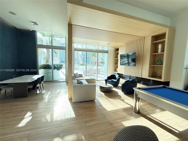 Building Photo - 90 SW 3rd St