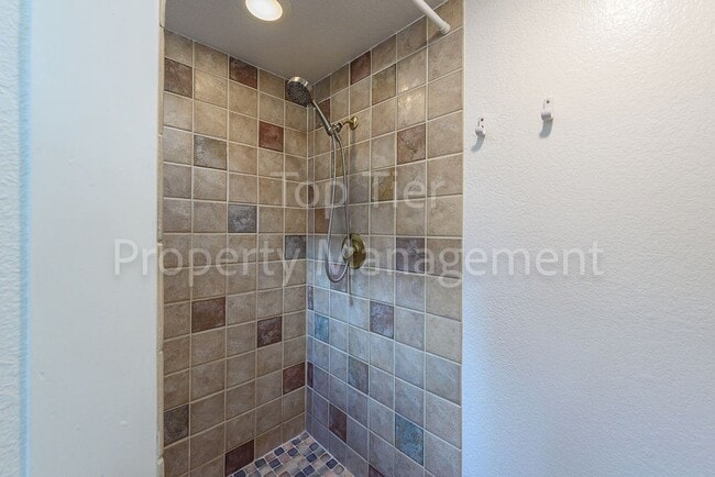 Building Photo - Beautiful 2 bed / 2 bath / 1286 sqft Condo...