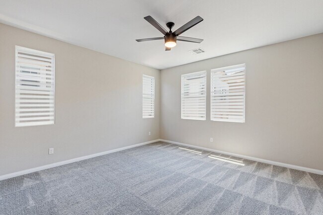 Building Photo - Beautiful Cadence 3 bedroom, 2.5 Baths, 2 car garage Townhome