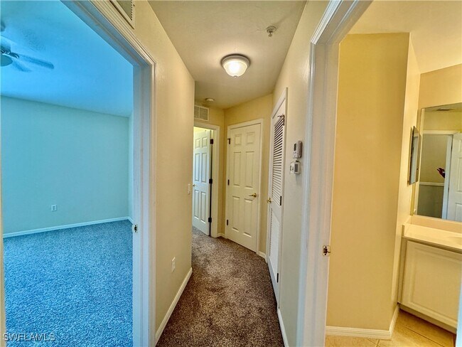 Building Photo - 860 Hampton Cir