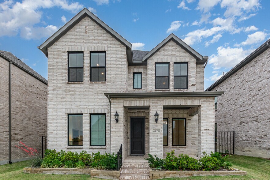 Building Photo - 9558 Hedge St