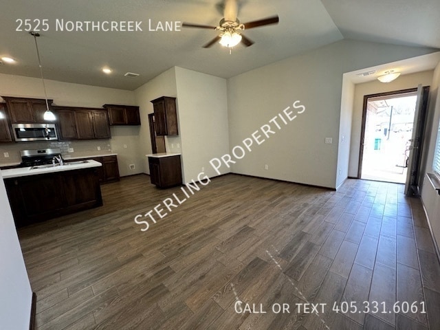Building Photo - 2525 Northcreek Ln