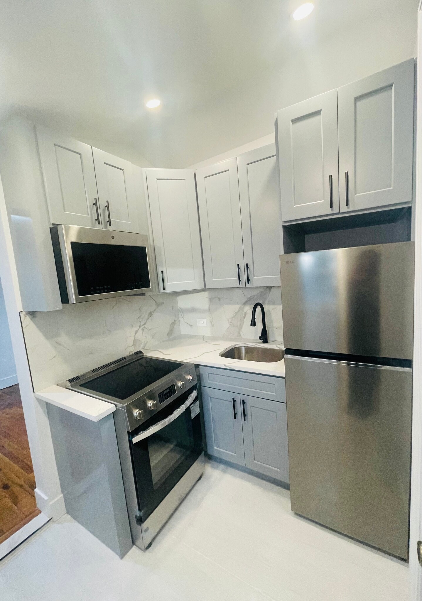 Kitchen - 4212 Marathon Pky