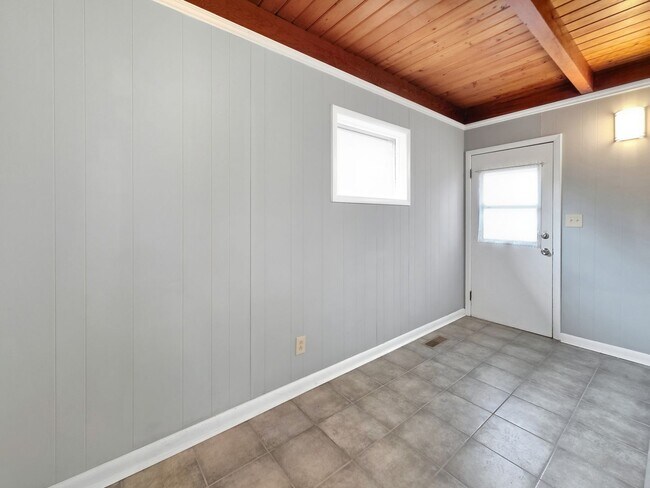 Building Photo - Charming East Point Duplex with Modern Updates & Private Yard