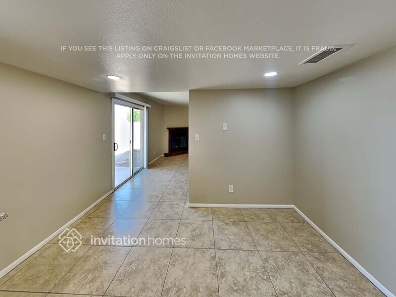 Building Photo - 2182 E Concorda Dr