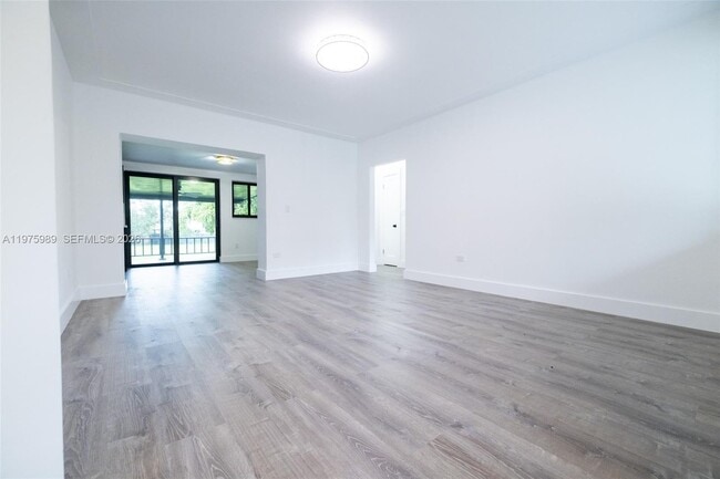 Building Photo - 3401 SW 17th St