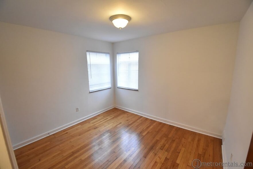 1st floor bedroom/office - 323 E Livingston Ave