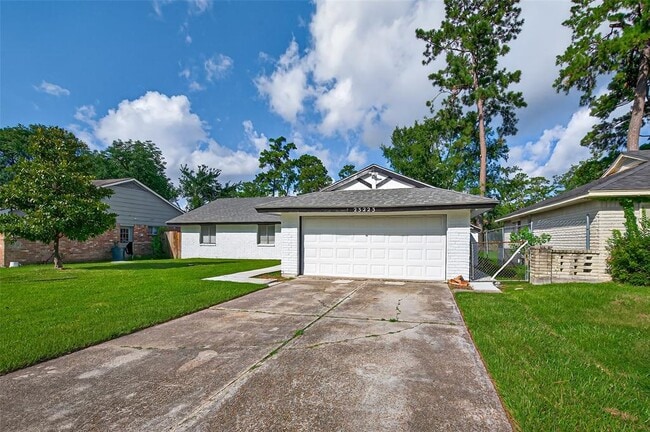 Building Photo - 23223 Naples Dr