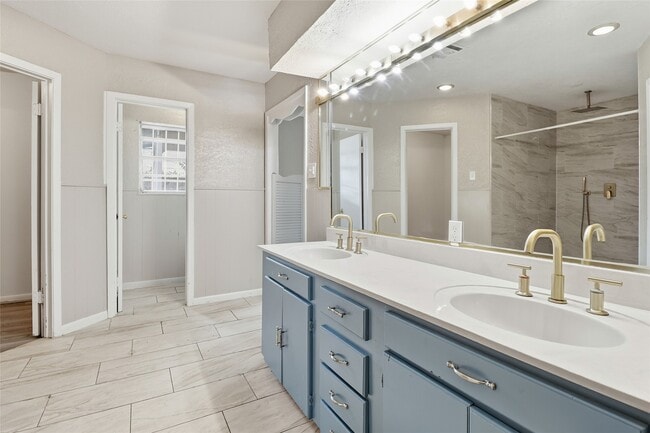 Building Photo - 6226 Antha St