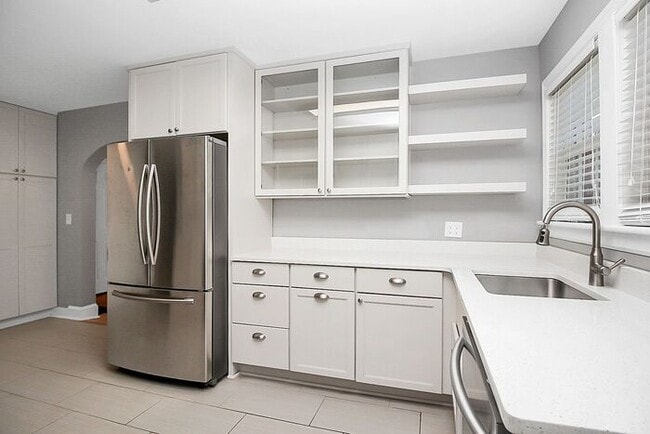 Building Photo - Charming 3BD/2BA Duplex in Dilworth!